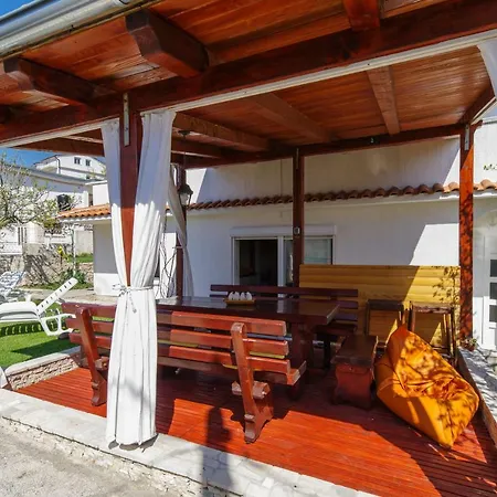 Sarar Apartment