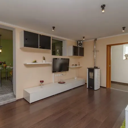 Sarar * קריקווניצה